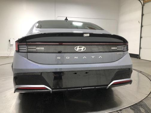 2025 Hyundai SONATA Hybrid SE