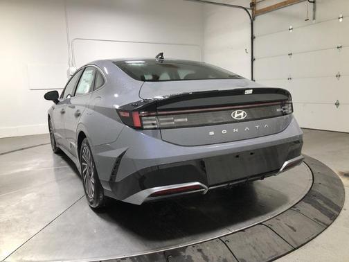 2025 Hyundai SONATA Hybrid SE