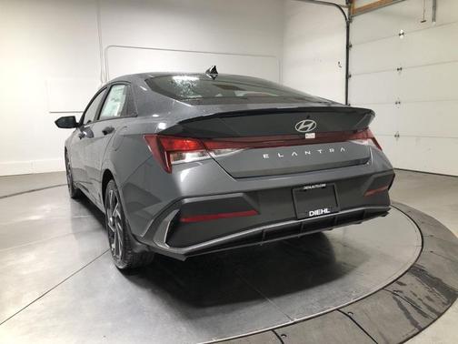 2025 Hyundai ELANTRA Sport
