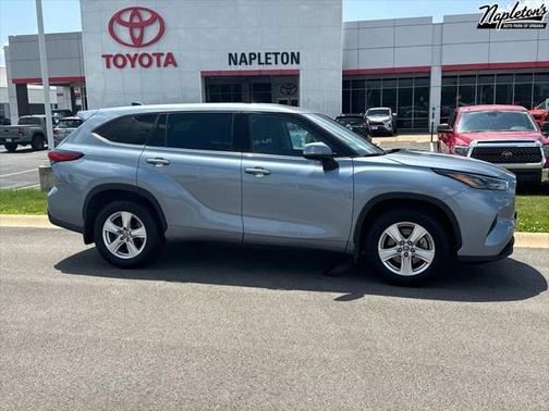 2022 Toyota Highlander LE