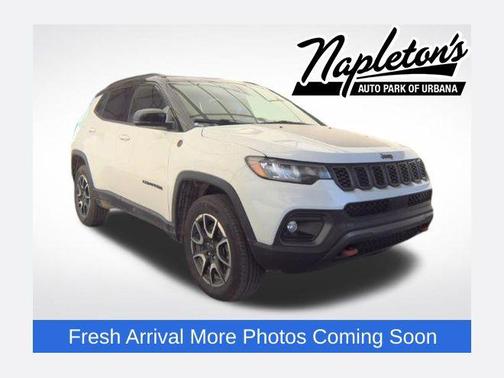 Bright White Clearcoat 2025 Jeep Compass Trailhawk