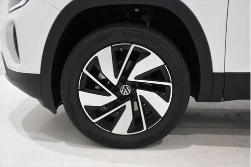 2025 Volkswagen Atlas 2.0T SE w/Technology 4MOTION