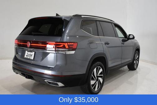 Platinum Gray Metallic 2025 Volkswagen Atlas 2.0T SE w/Technology