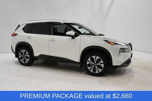 Pearl White Tricoat 2021 Nissan Rogue SV