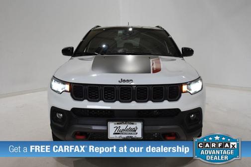 Bright White Clearcoat 2025 Jeep Compass Trailhawk