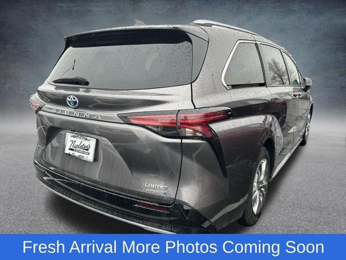 2021 Toyota Sienna Limited 7-Passenger