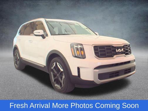 Glacial White Pearl 2025 Kia Telluride S