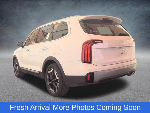 Glacial White Pearl 2025 Kia Telluride S