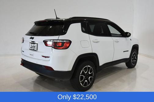 Bright White Clearcoat 2025 Jeep Compass Trailhawk