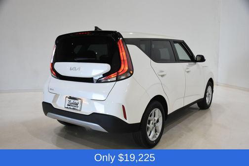 Snow White Pearl 2025 Kia Soul LX