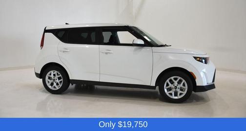 Snow White Pearl 2025 Kia Soul LX