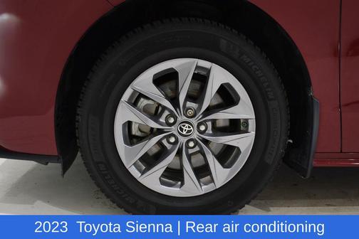 2023 Toyota Sienna XLE