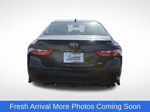 Midnight Black Metallic 2021 Toyota Camry SE