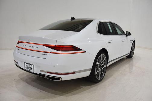 2025 Genesis G90 e-SC