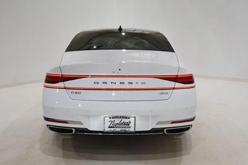 2025 Genesis G90 e-SC