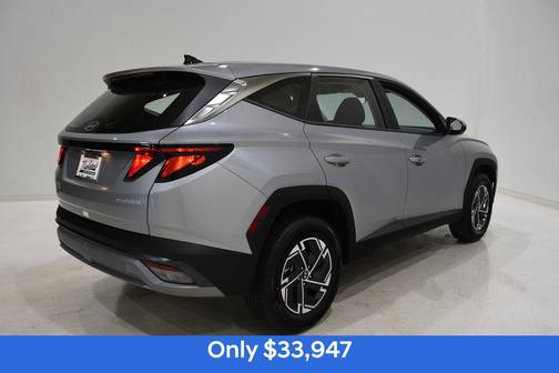 Shimmering Silver 2026 Hyundai TUCSON Hybrid Blue SE