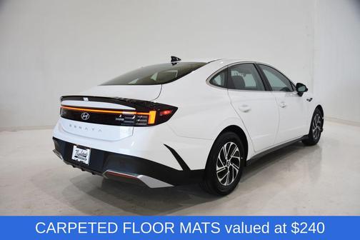 2026 Hyundai SONATA Hybrid Base