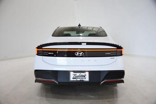 2026 Hyundai SONATA Hybrid Base