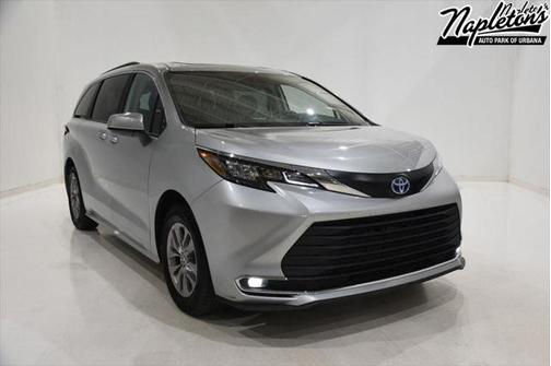 2024 Toyota Sienna XLE
