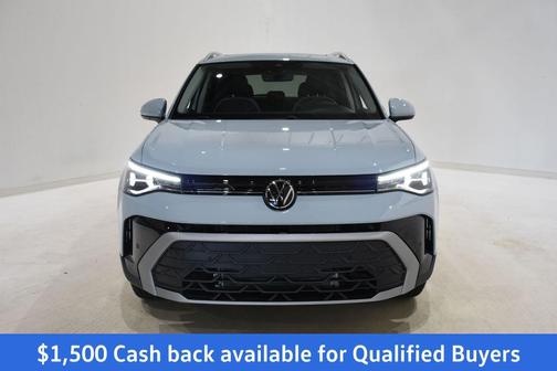 Monument Gray 2026 Volkswagen Taos SE