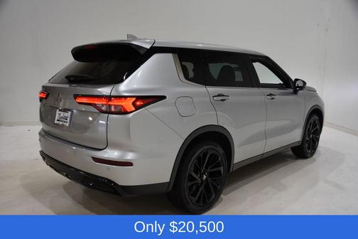 2022 Mitsubishi Outlander SE