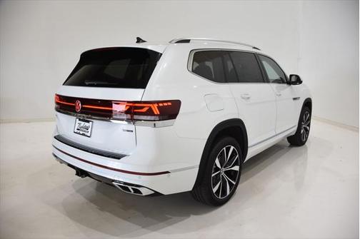 2025 Volkswagen Atlas 2.0T SEL Premium R-Line 4MOTION