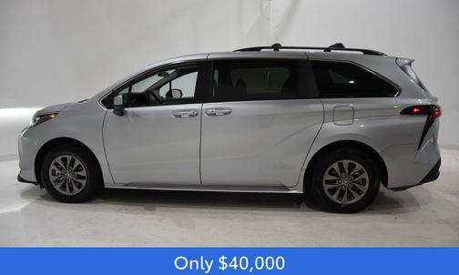 2024 Toyota Sienna LE