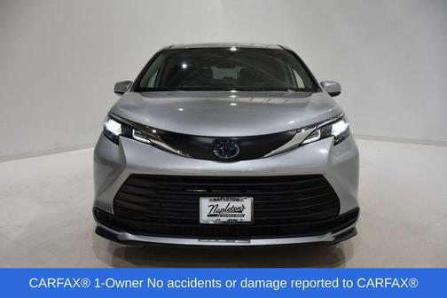 2024 Toyota Sienna LE