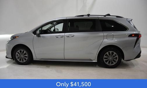 2024 Toyota Sienna LE