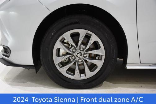2024 Toyota Sienna LE