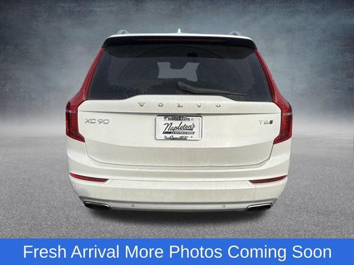 2018 Volvo XC90 T6 Momentum