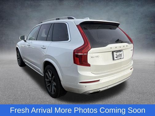 2018 Volvo XC90 T6 Momentum