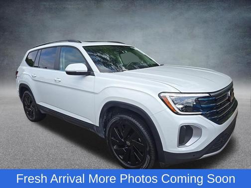 Pure White 2025 Volkswagen Atlas 2.0T SE w/Technology