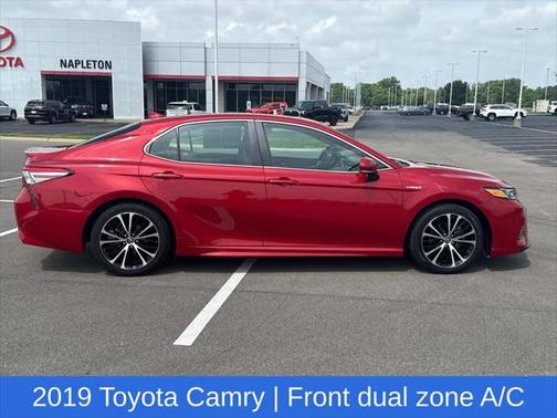 2019 Toyota Camry Hybrid SE