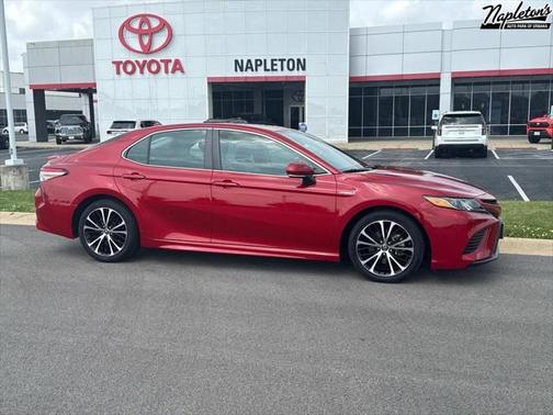 2019 Toyota Camry Hybrid SE