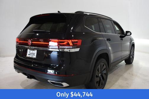 Deep Black Pearl 2026 Volkswagen Atlas 2.0T SE w/Technology 4MOTION