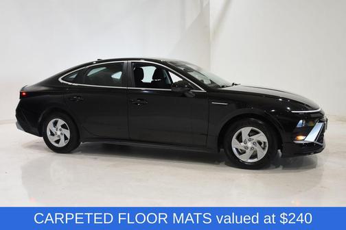 Abyss Black 2025 Hyundai SONATA SE
