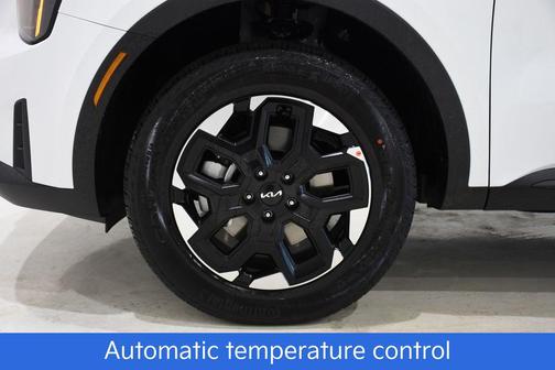 Glacial White Pearl 2026 Kia Sorento S