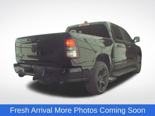Diamond Black Crystal Pearlcoat 2023 RAM 1500 Big Horn/Lone Star