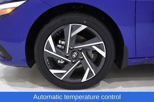 2025 Hyundai ELANTRA HEV SEL Sport