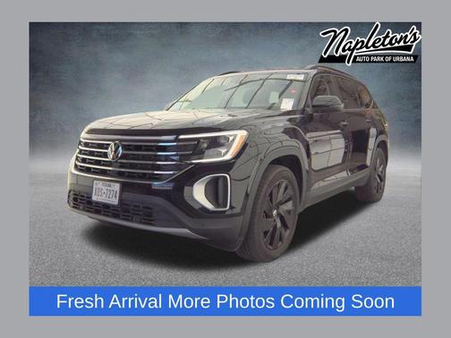 Deep Black Pearl 2025 Volkswagen Atlas 2.0T SE w/Technology