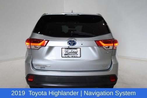 Silver 2019 Toyota Highlander Hybrid XLE