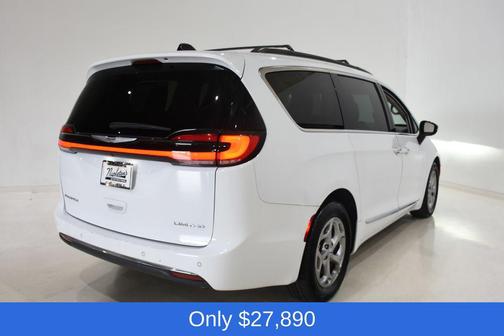 Bright White Clearcoat 2023 Chrysler Pacifica Limited