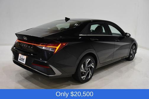 2025 Hyundai ELANTRA SEL