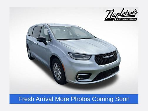 Silver Mist Clearcoat 2024 Chrysler Pacifica Touring L