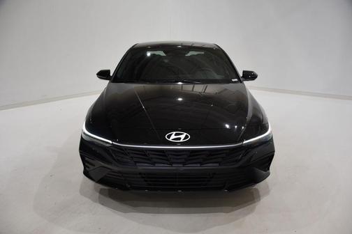 2025 Hyundai ELANTRA HEV SEL Sport
