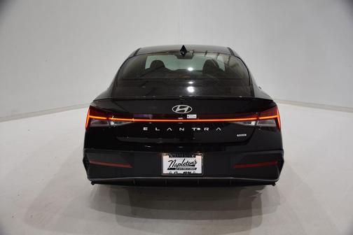 2025 Hyundai ELANTRA HEV SEL Sport