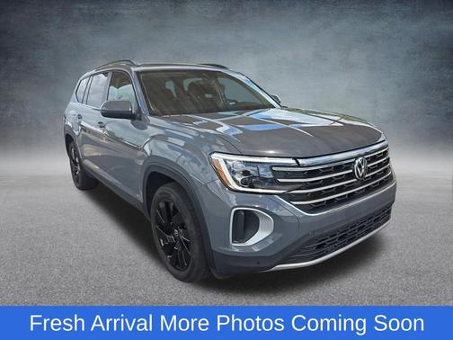 Pure Gray 2025 Volkswagen Atlas 2.0T SE w/Technology