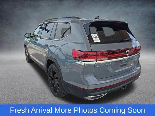 Pure Gray 2025 Volkswagen Atlas 2.0T SE w/Technology