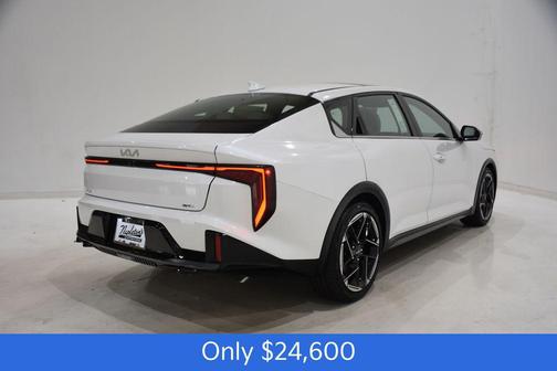 2025 Kia K4 GT-Line